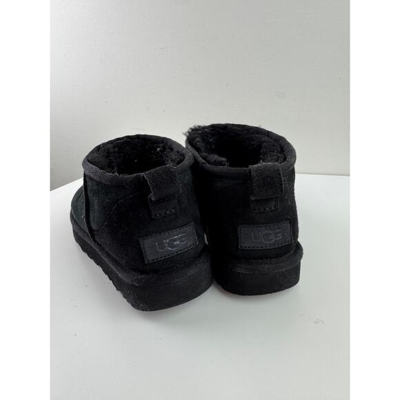 UGG Classic Ultra Mini Women's Bootie 6 Black Suede Slip-On Ankle Boot 1116109 - Picture 4 of 8